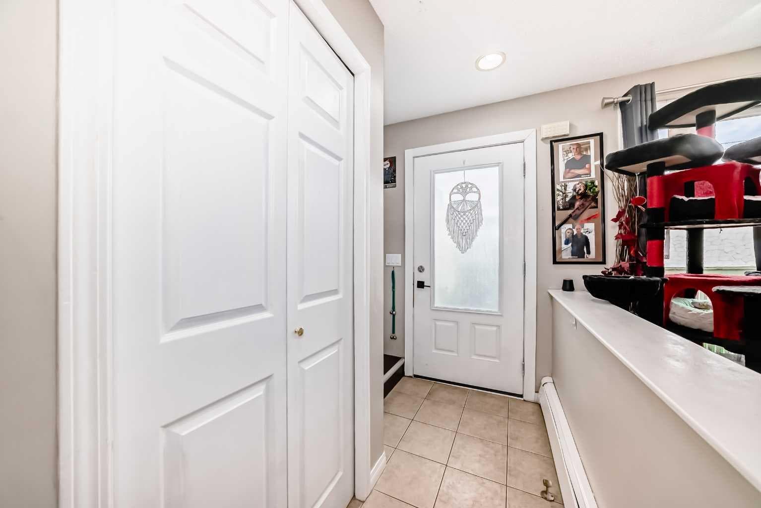 1-6, 8 Huntley Close NE