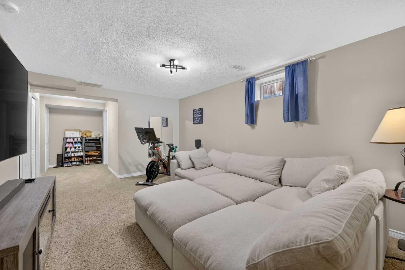 138 Tuscarora Way NW