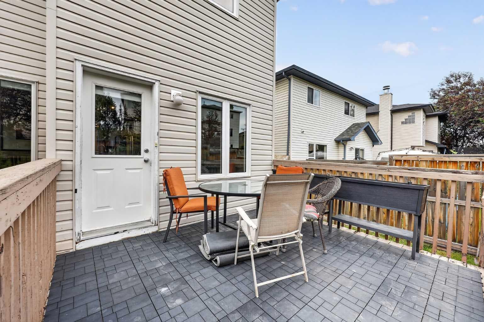 138 Tuscarora Way NW