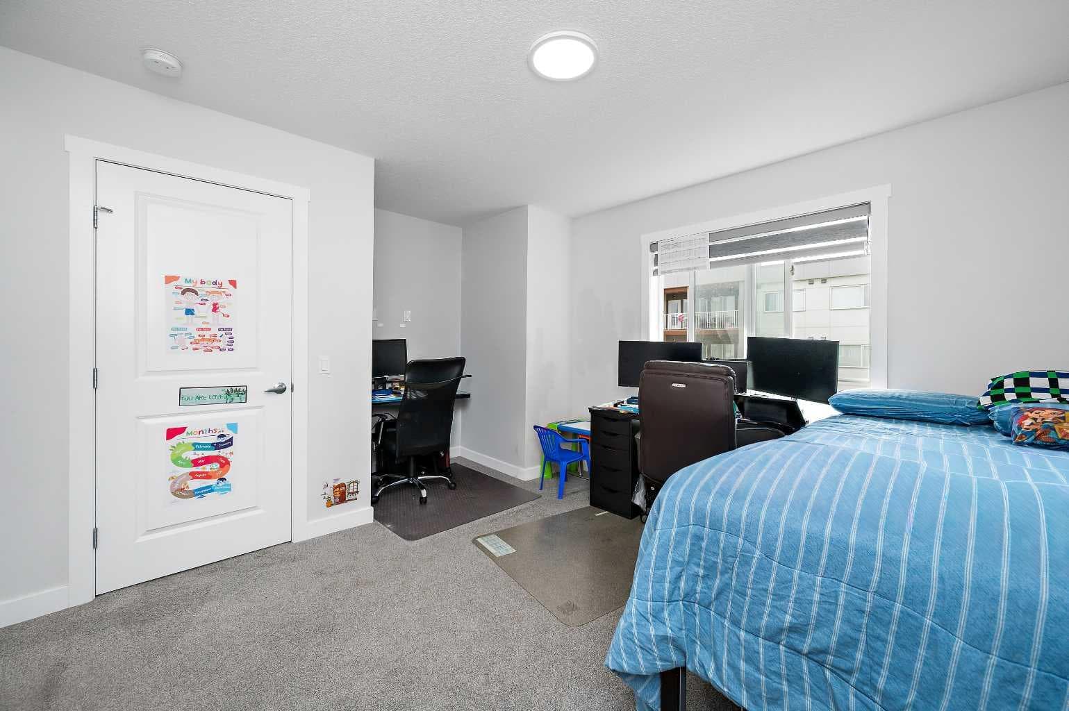 904, 95 Skyview Close NE