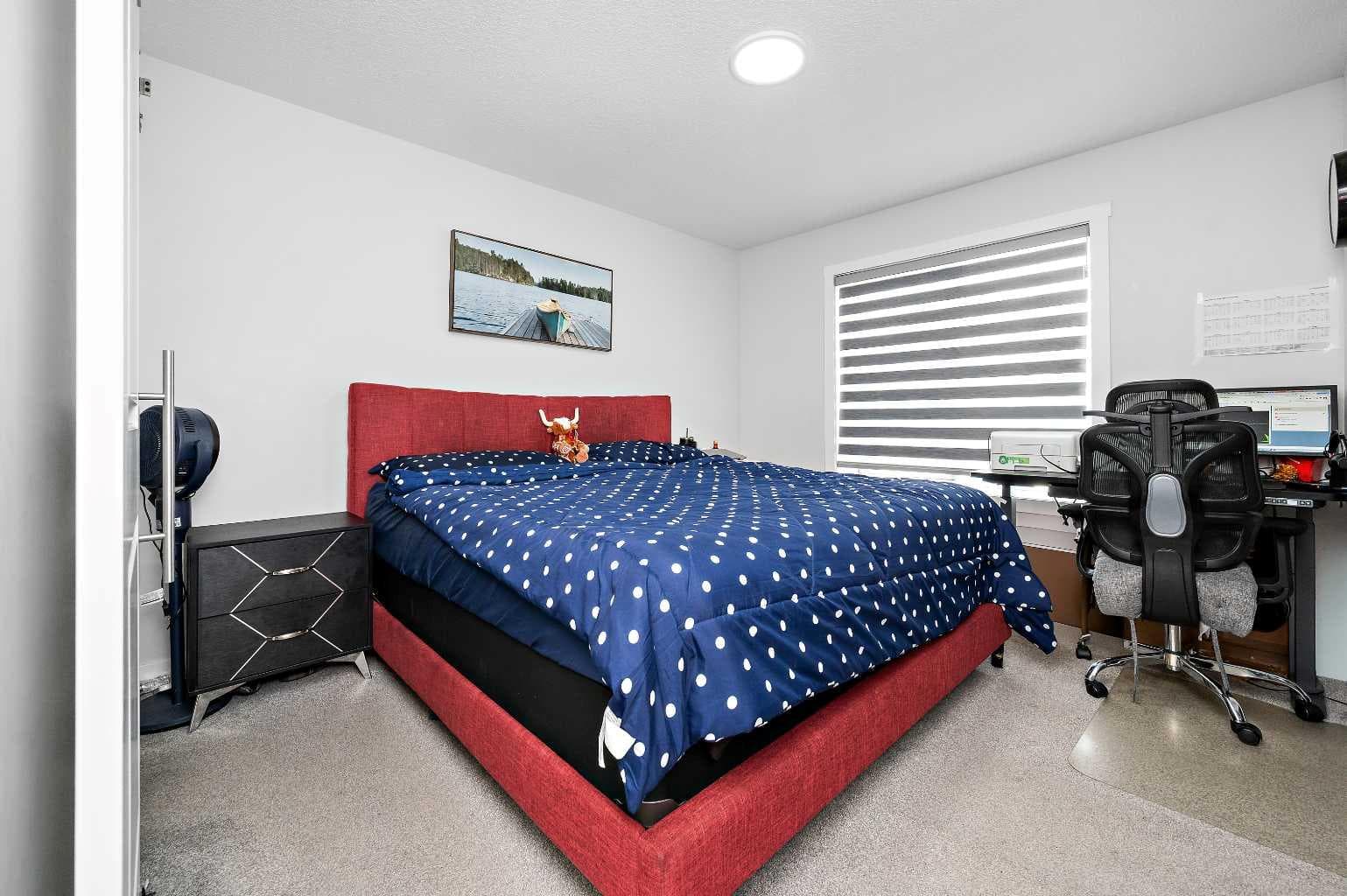 904, 95 Skyview Close NE