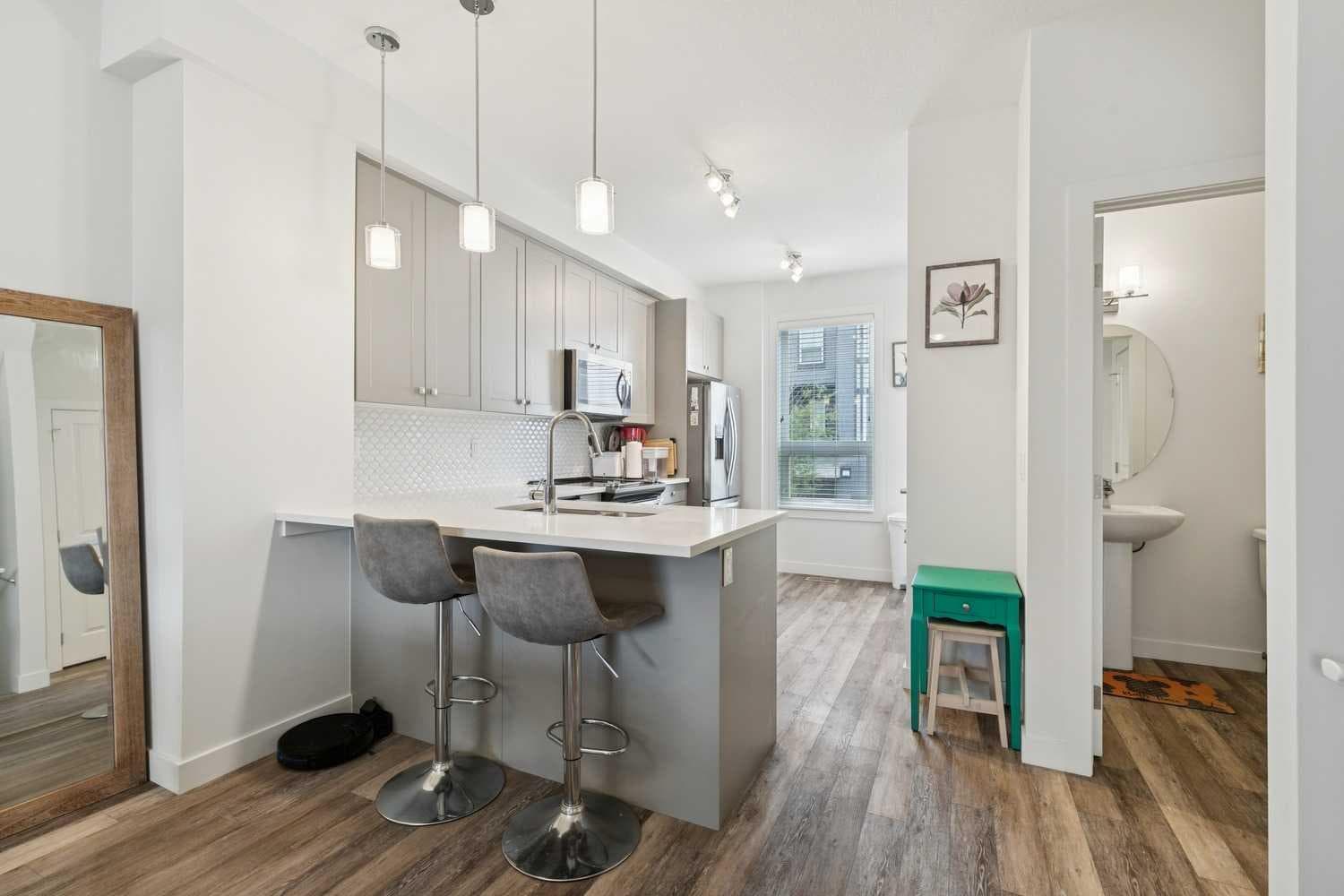 108, 11 Evanscrest Mews NW