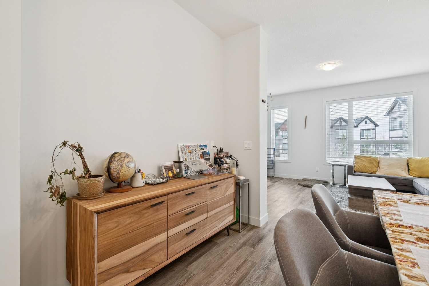108, 11 Evanscrest Mews NW