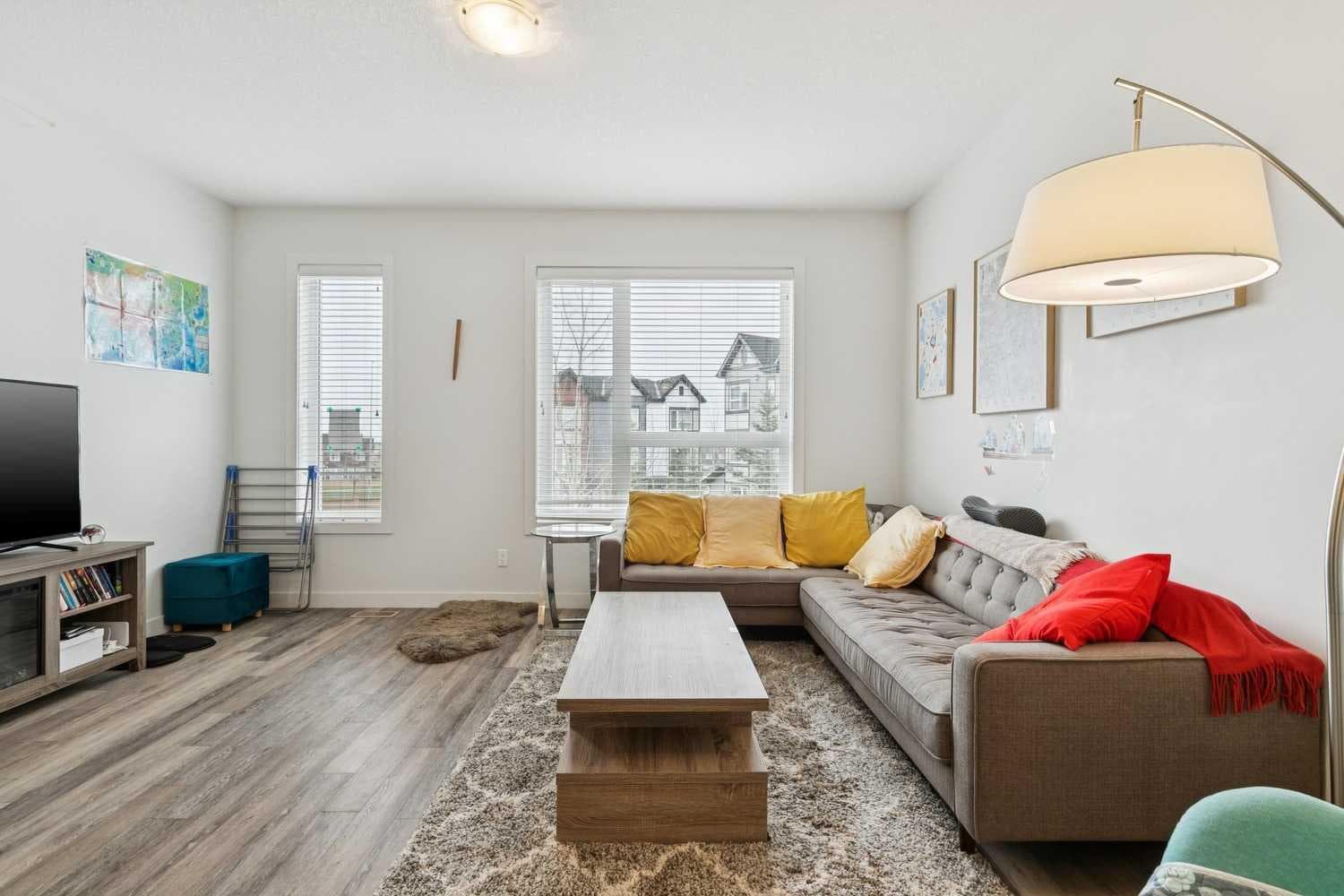 108, 11 Evanscrest Mews NW