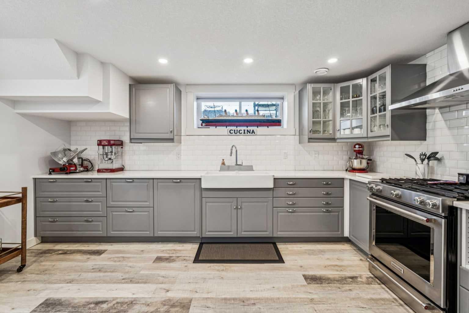 2219 Munro Drive NE