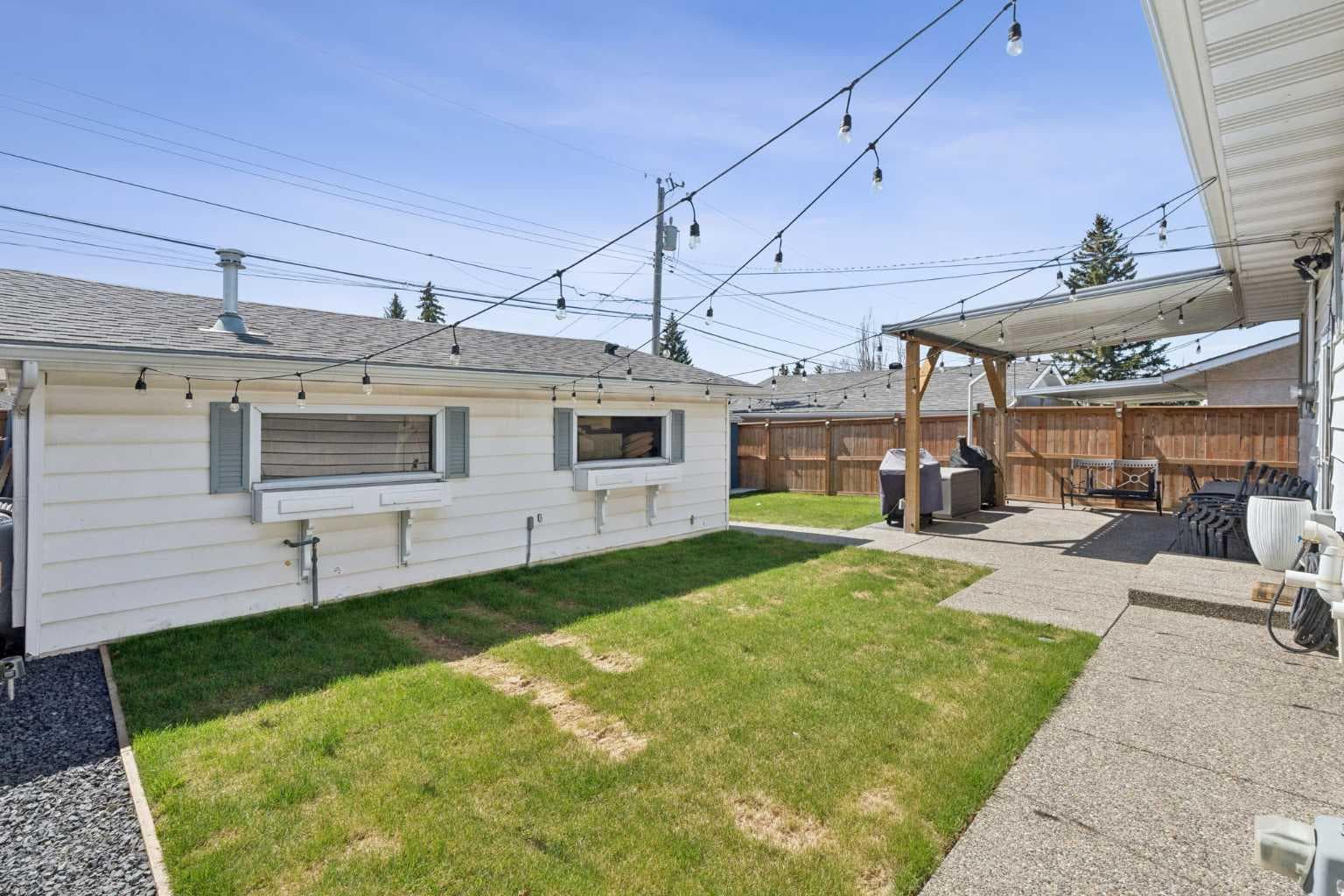 2219 Munro Drive NE