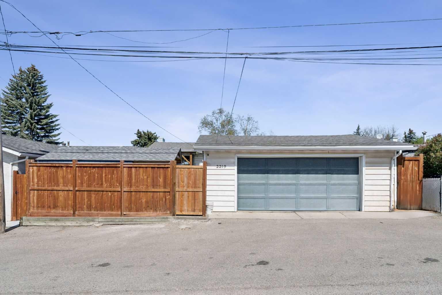 2219 Munro Drive NE