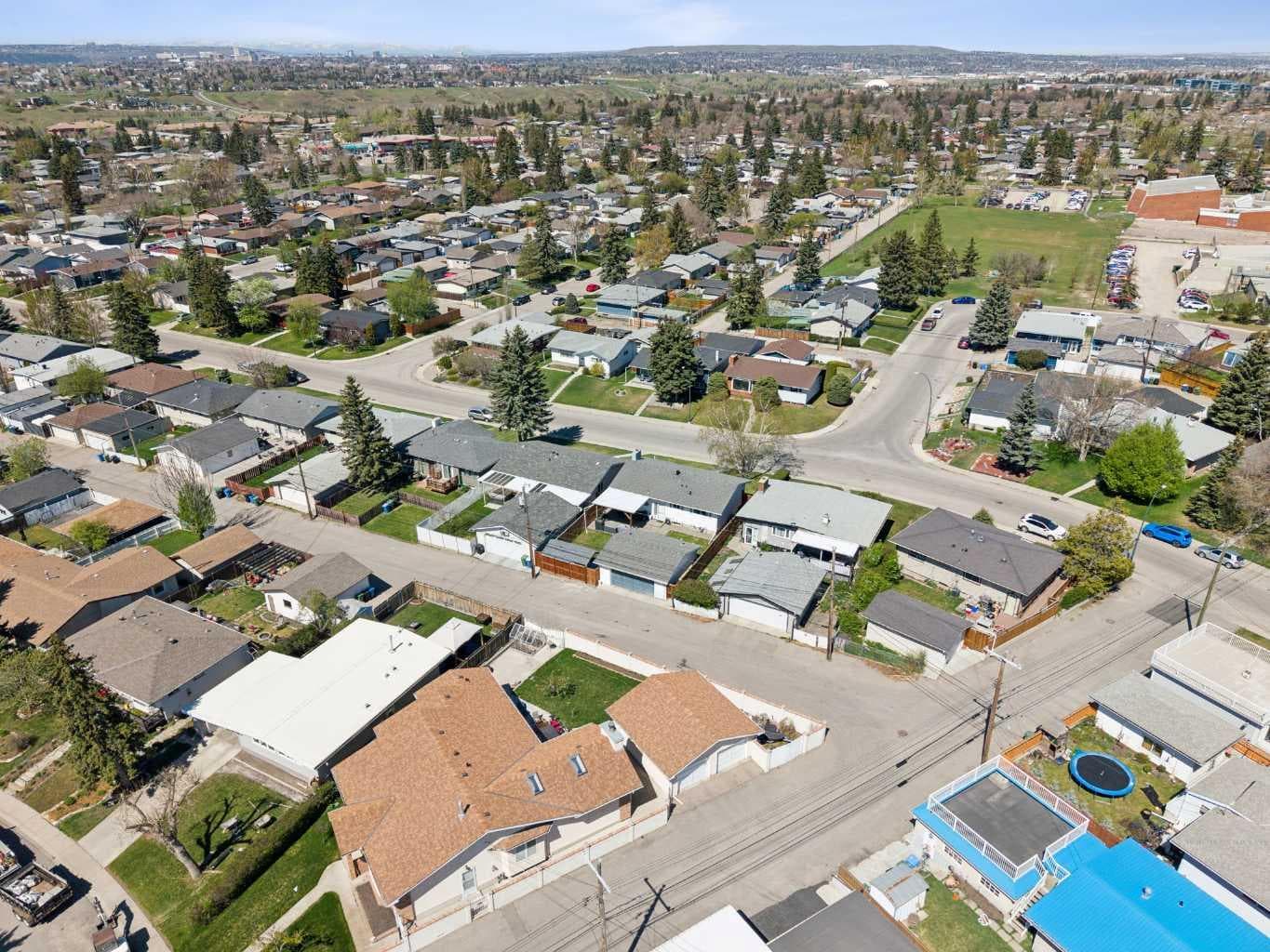 2219 Munro Drive NE