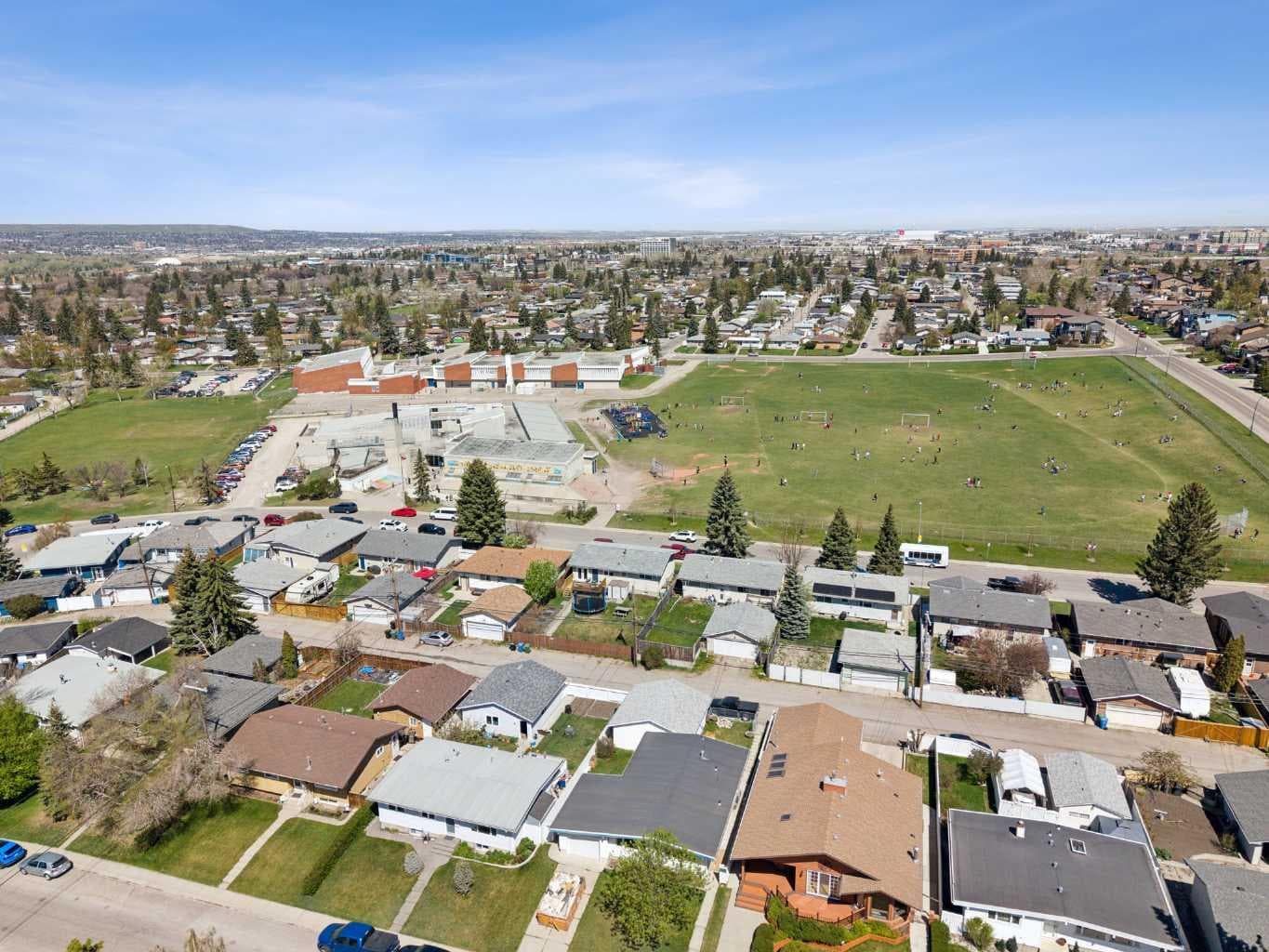 2219 Munro Drive NE