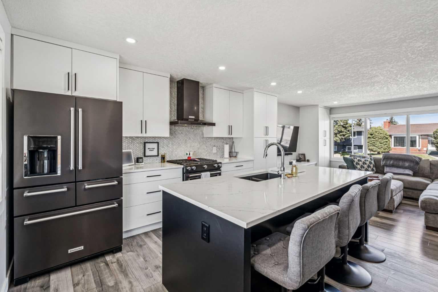 2219 Munro Drive NE
