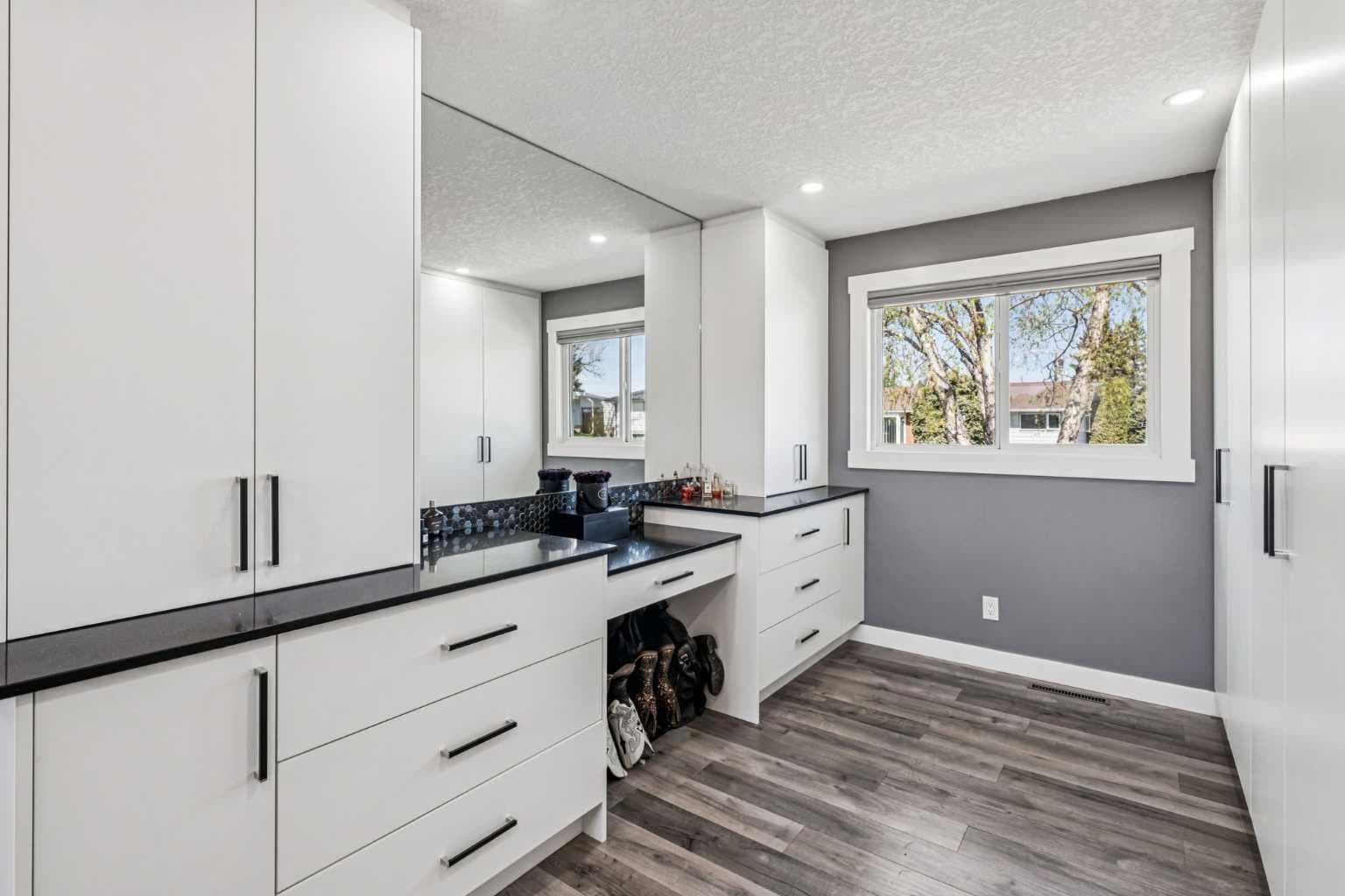 2219 Munro Drive NE