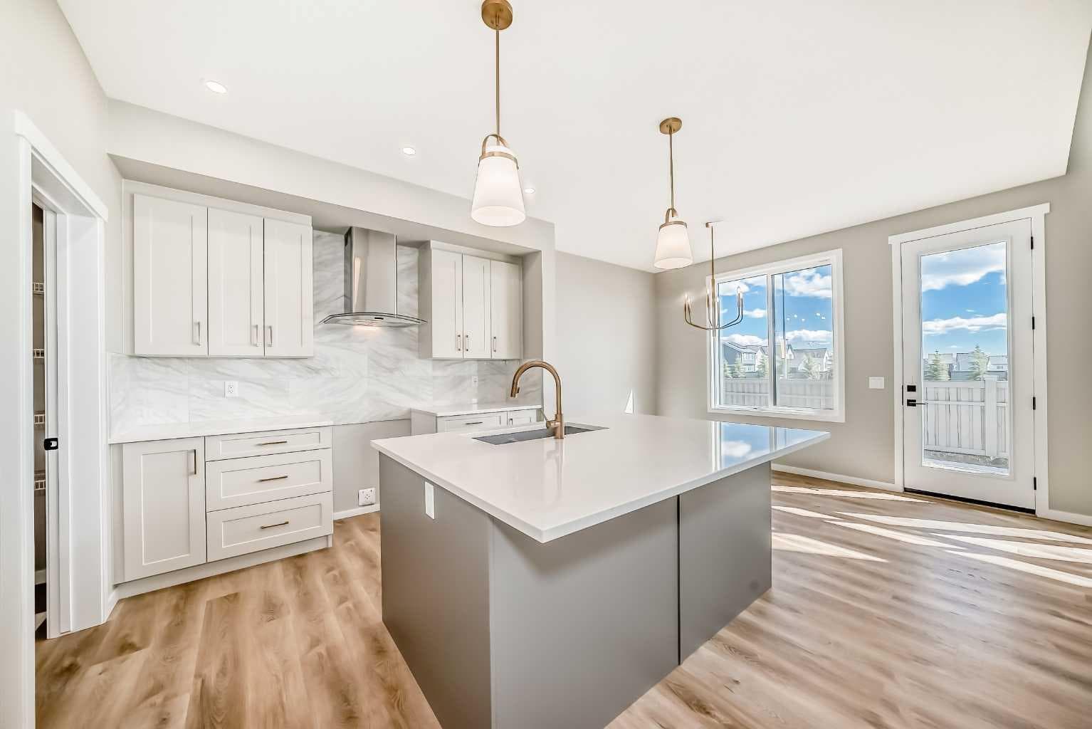 103 Mercado Crescent SE