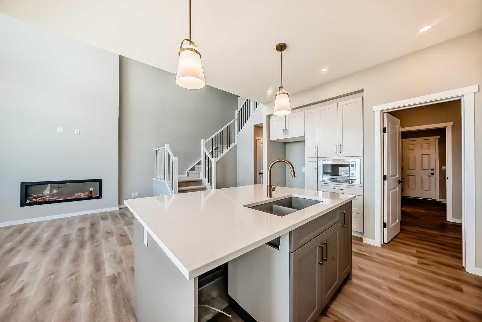 103 Mercado Crescent SE