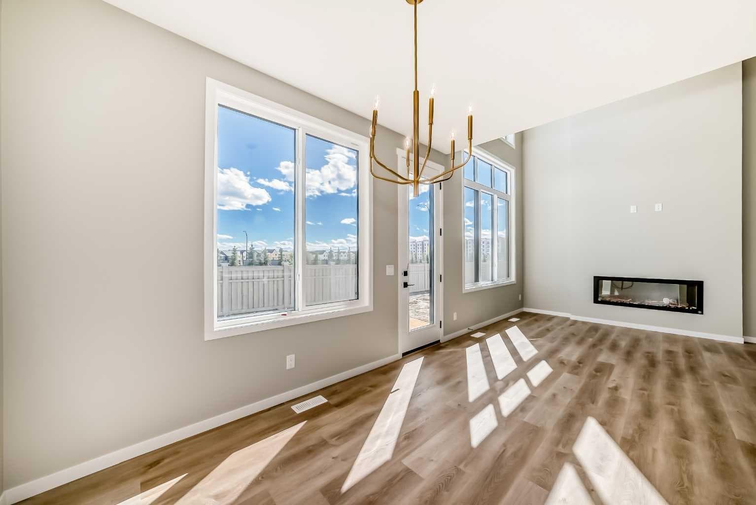 103 Mercado Crescent SE