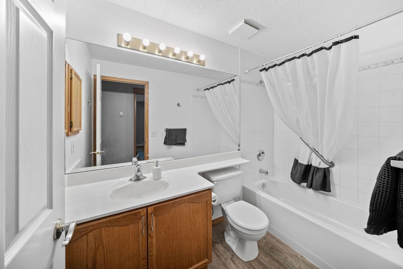 207, 200 Lincoln Way SW