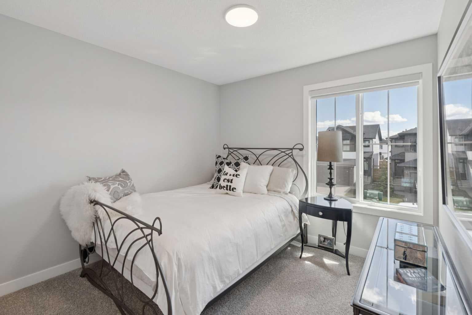 40 Emberside Grove 