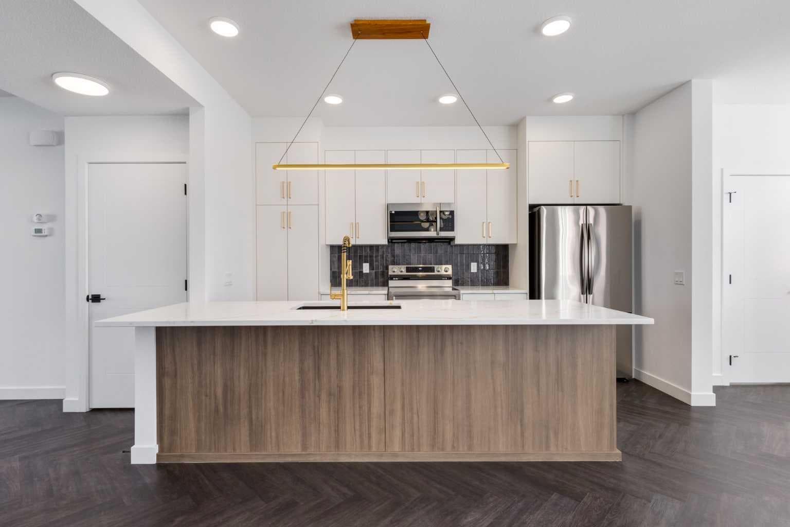 2421 Creeker Lane 
