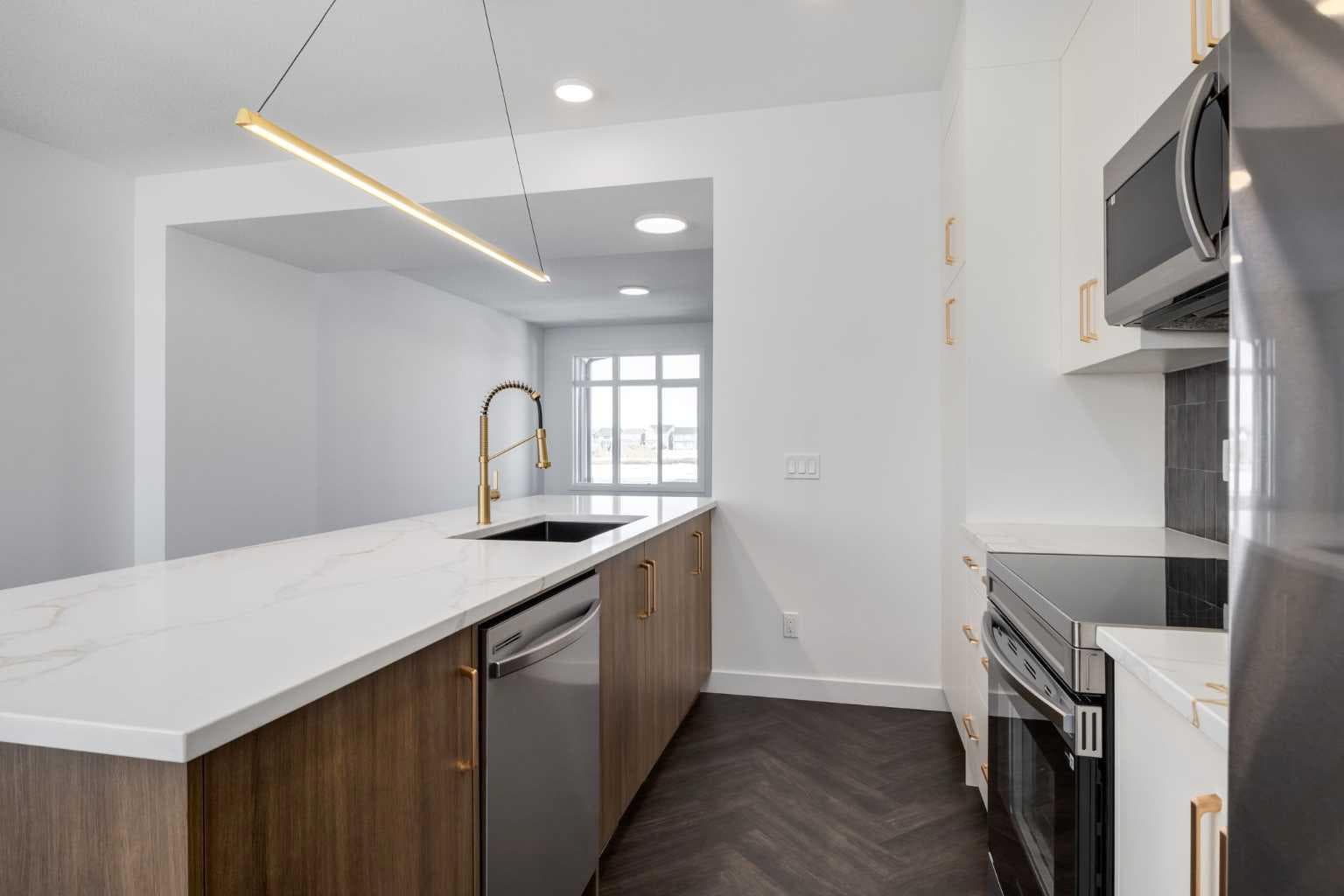 2421 Creeker Lane 