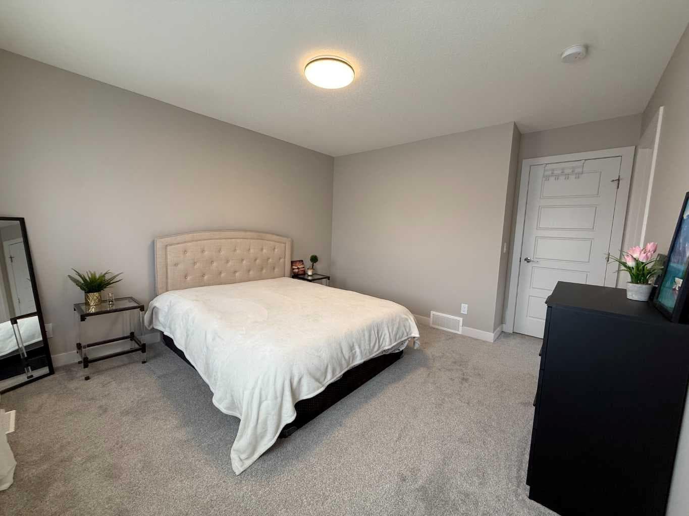 399 Sora Boulevard SE