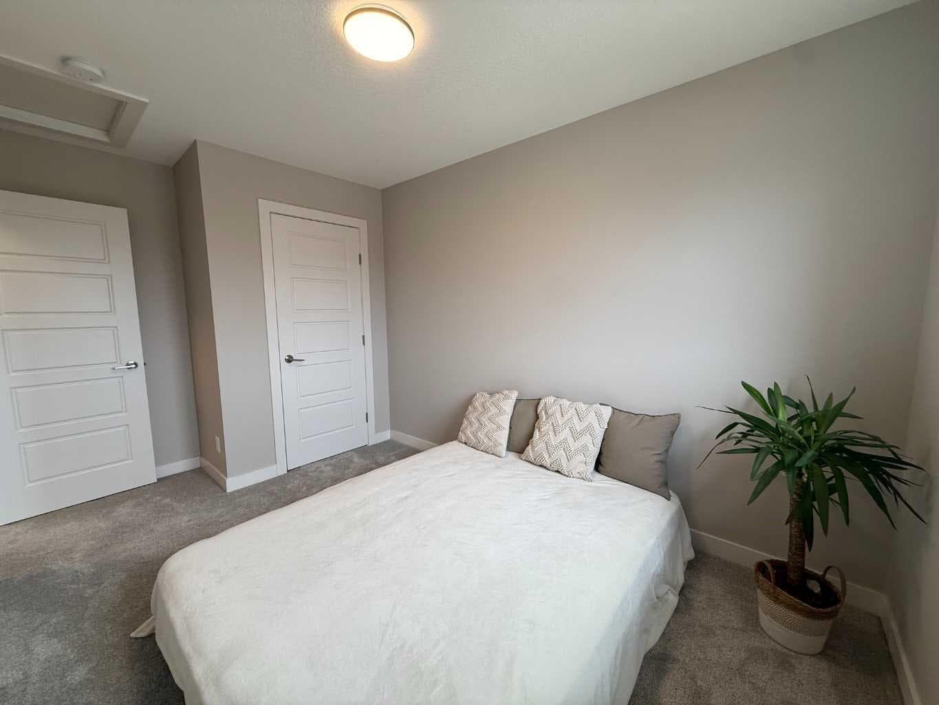 399 Sora Boulevard SE