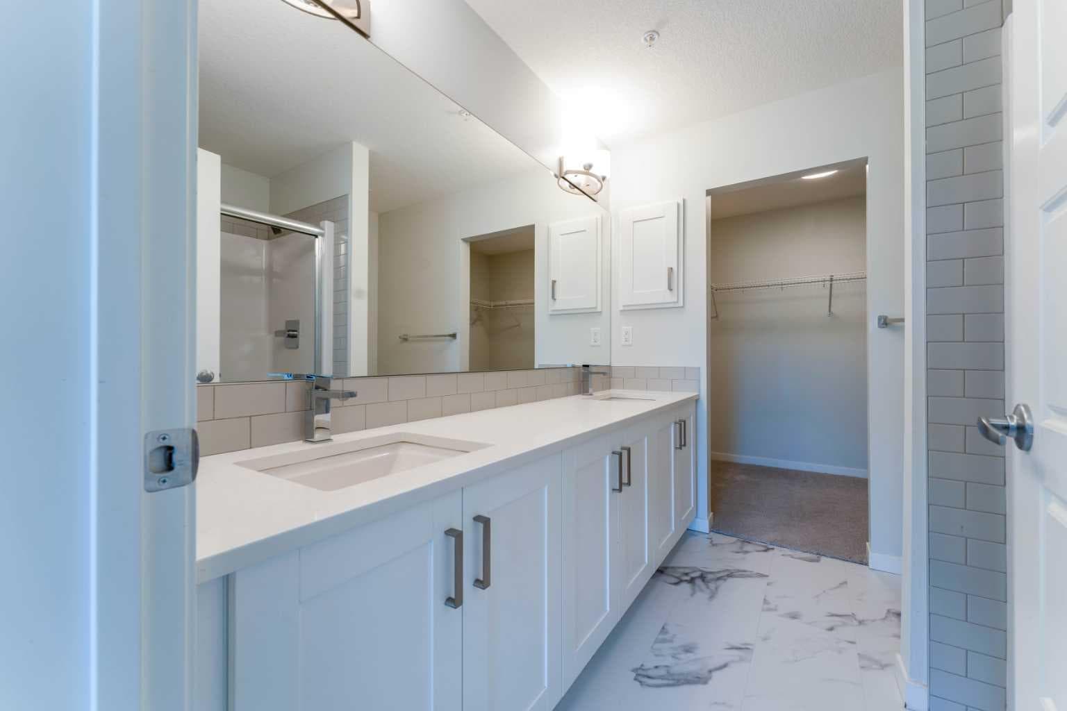 2410, 42 Cranbrook Gardens SE