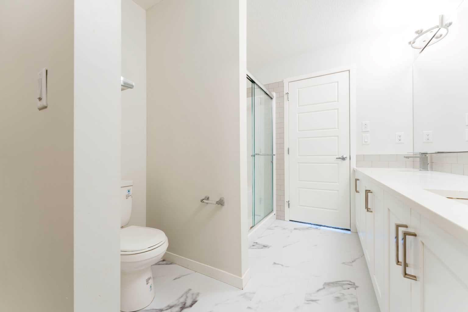 2410, 42 Cranbrook Gardens SE