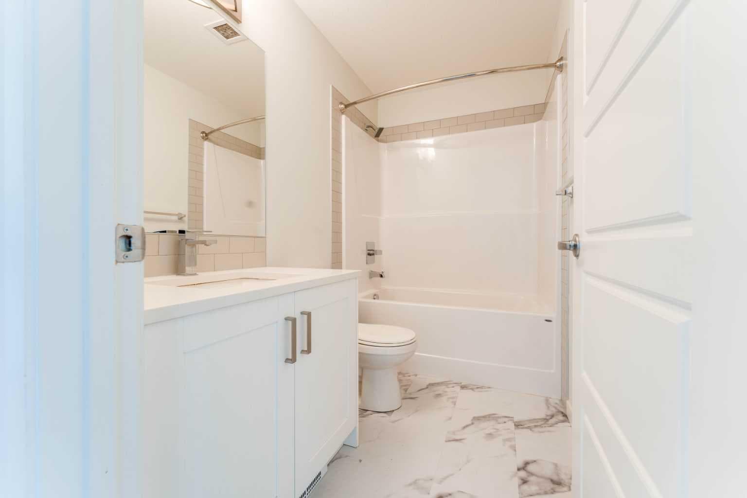 2410, 42 Cranbrook Gardens SE