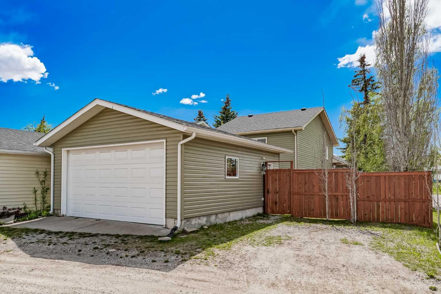 18 Martinview Crescent NE