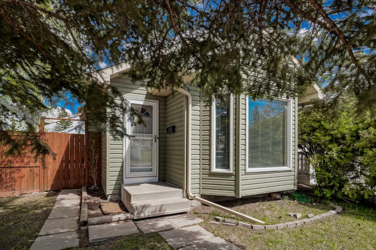 18 Martinview Crescent NE