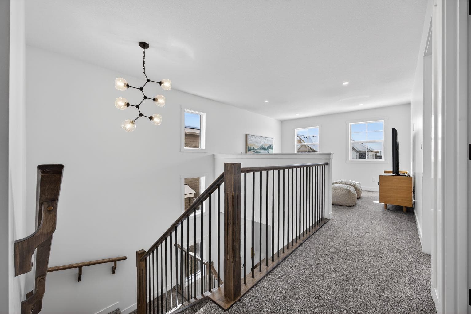 1090 Bayview Crescent 