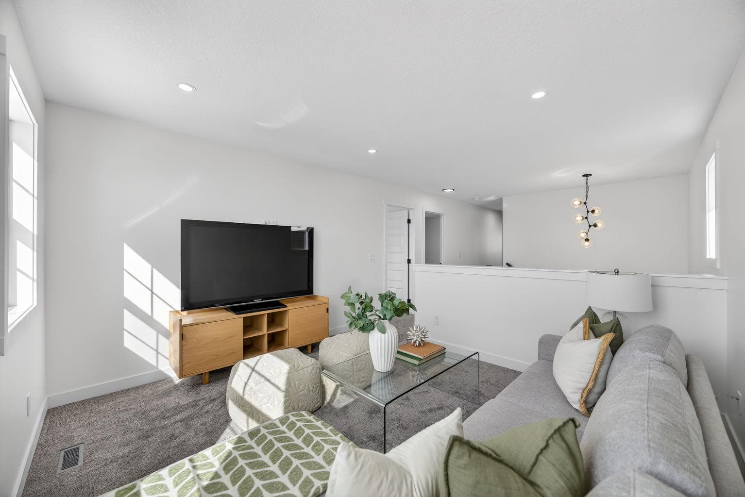 1090 Bayview Crescent 