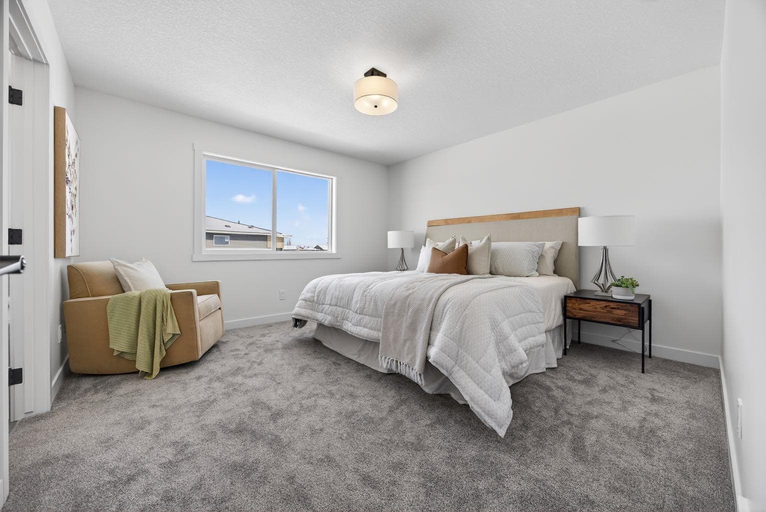 1090 Bayview Crescent 