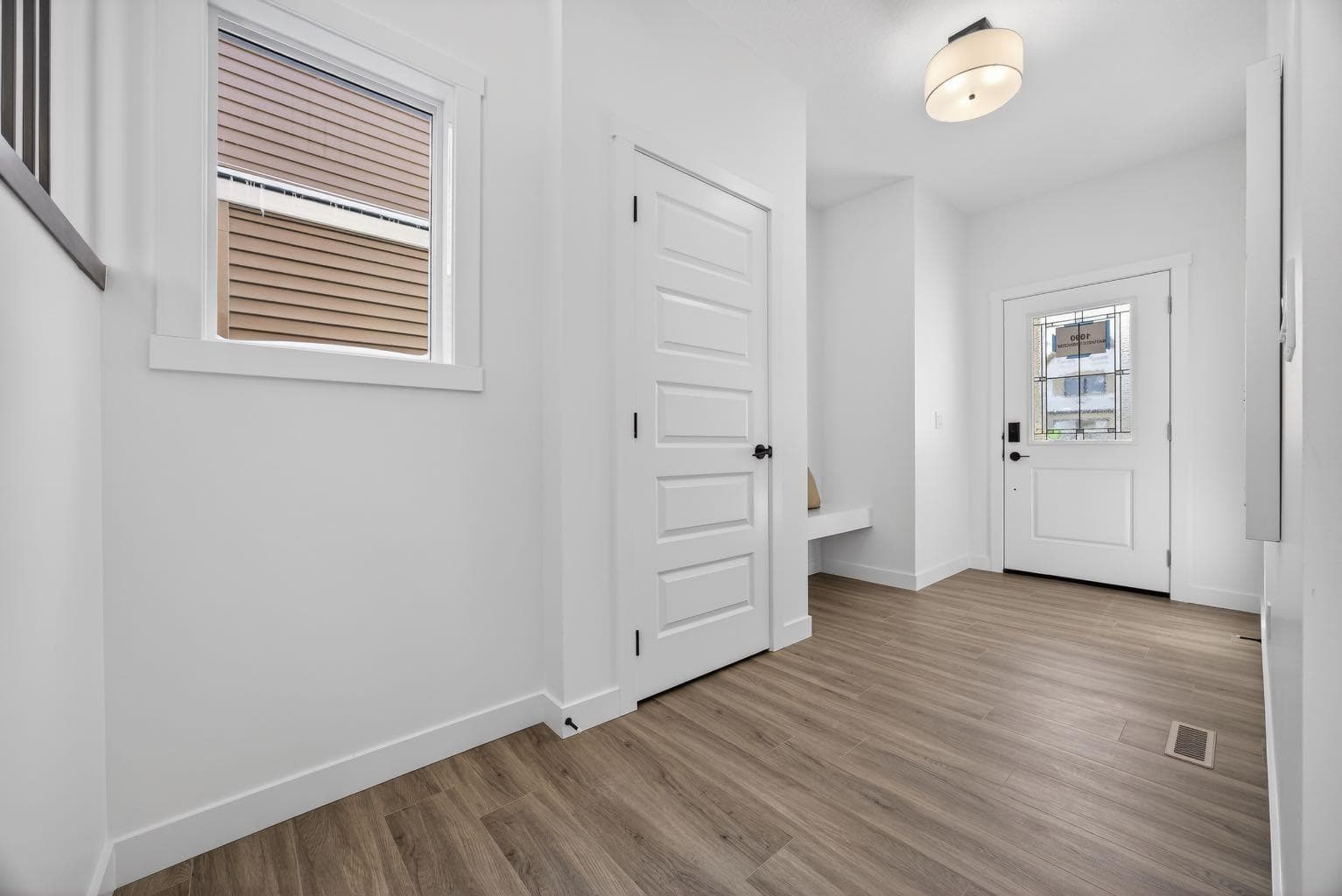 1090 Bayview Crescent 
