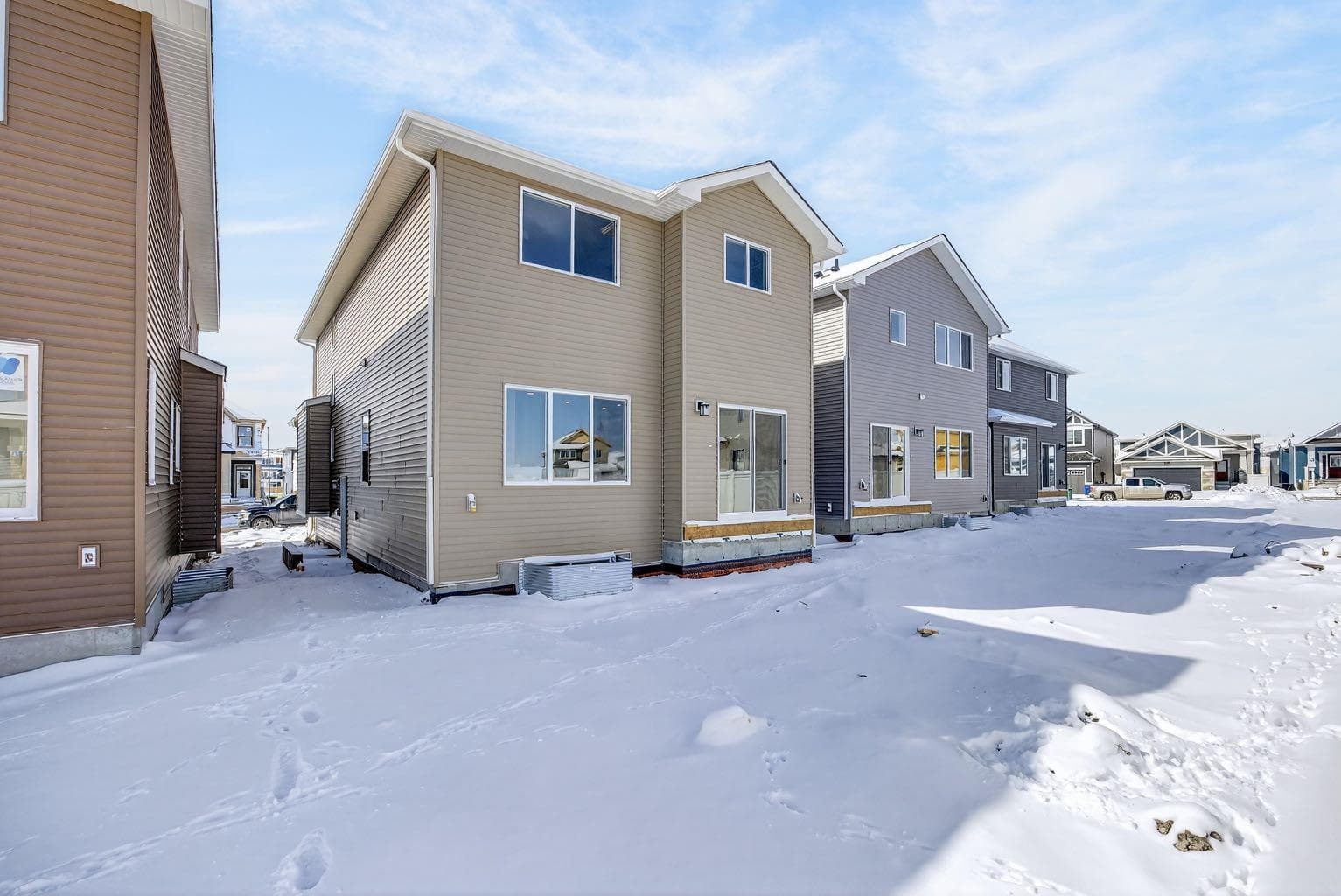 1090 Bayview Crescent 