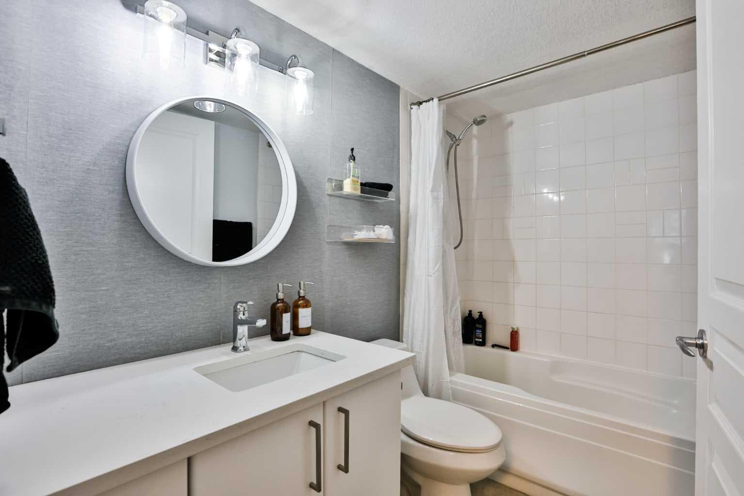 211, 5115 Richard Road SW