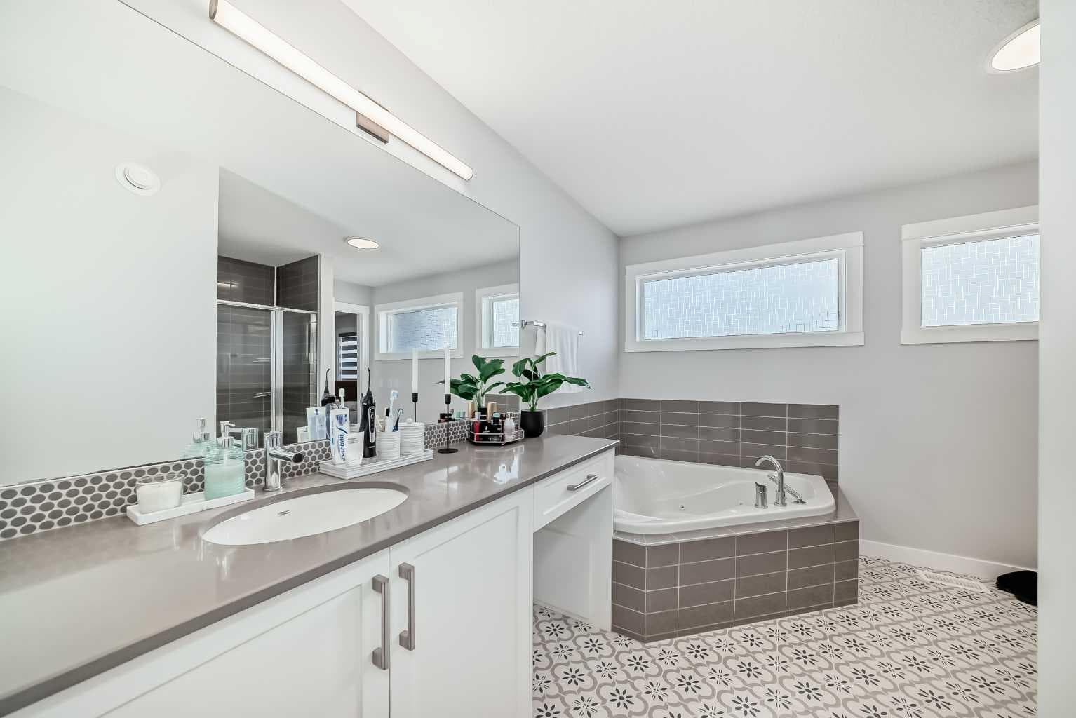 748 Midtown Drive SW