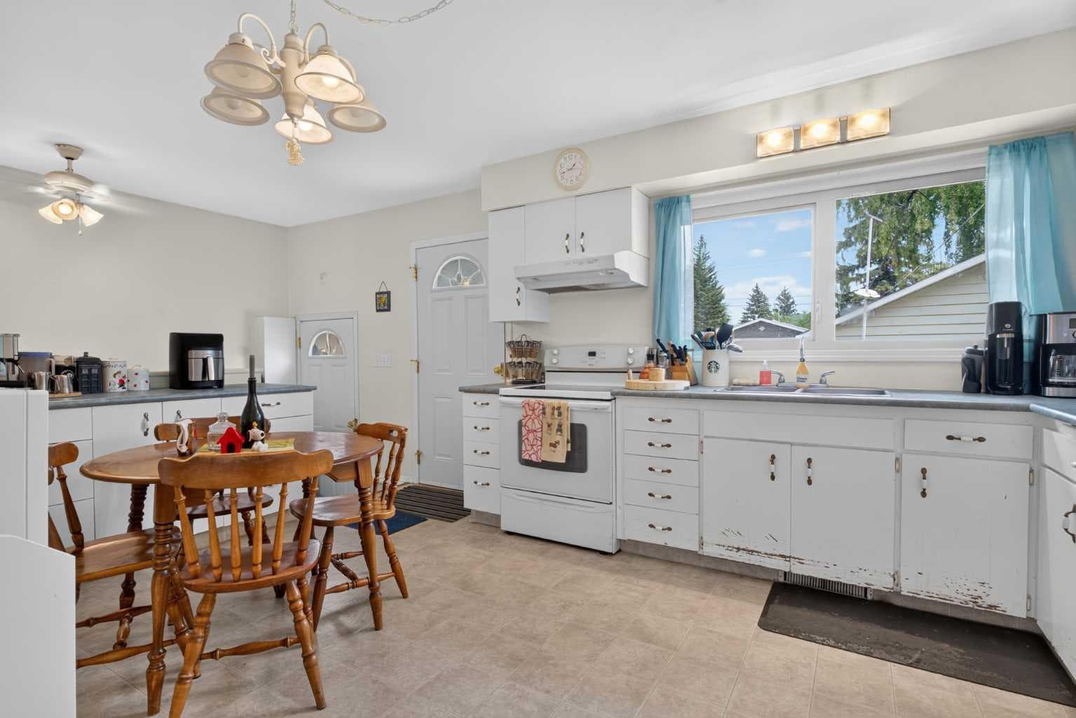 39 Hillgrove Crescent SW