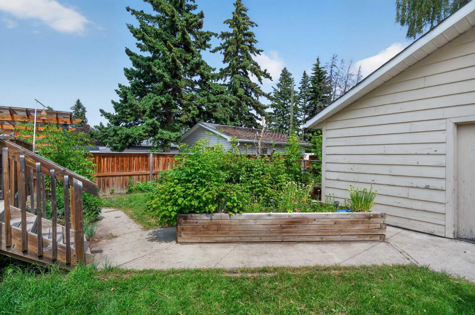 39 Hillgrove Crescent SW