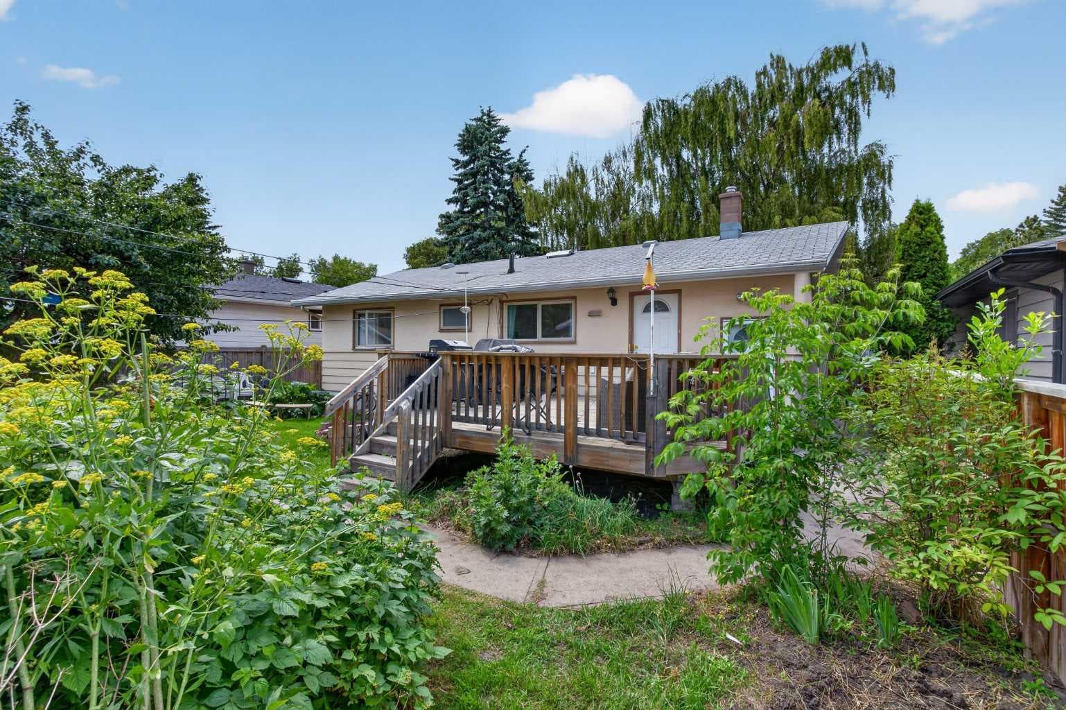 39 Hillgrove Crescent SW