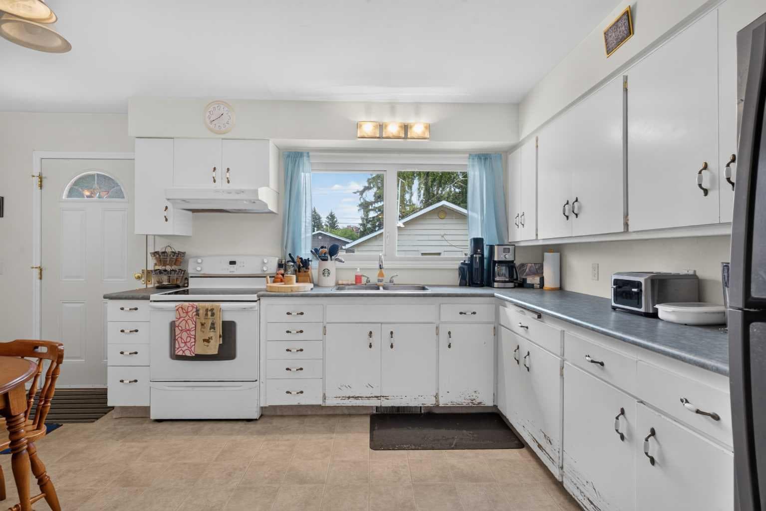 39 Hillgrove Crescent SW