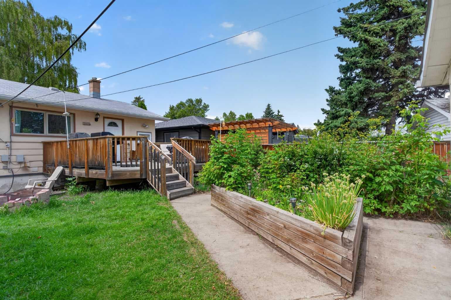 39 Hillgrove Crescent SW