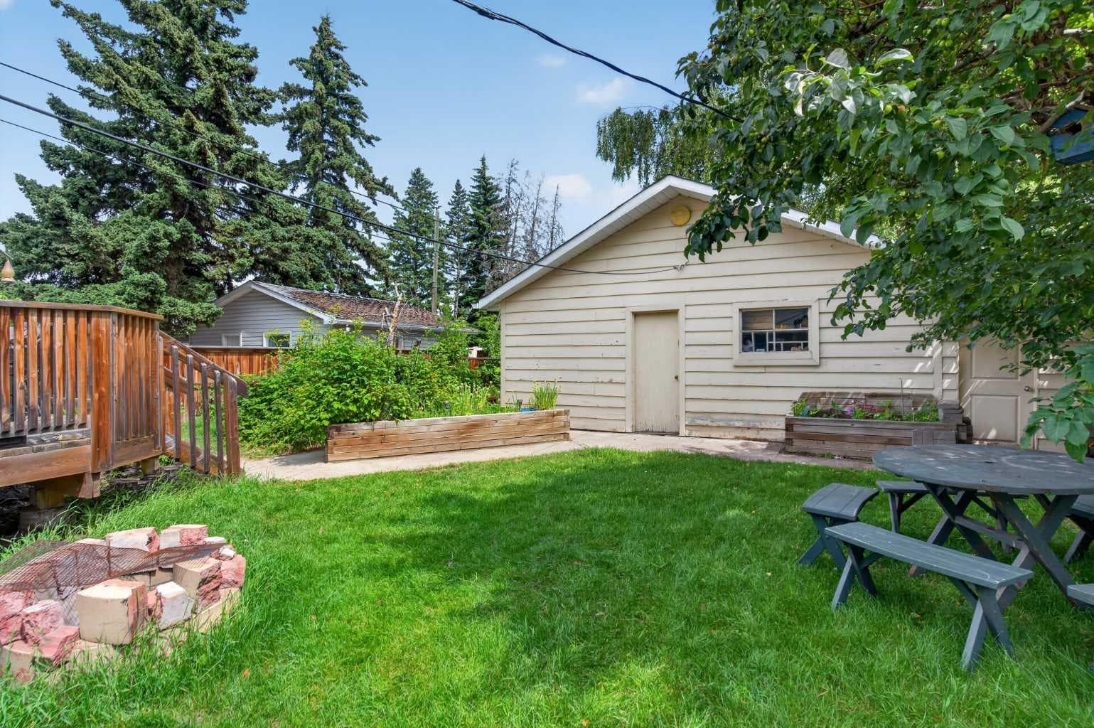 39 Hillgrove Crescent SW