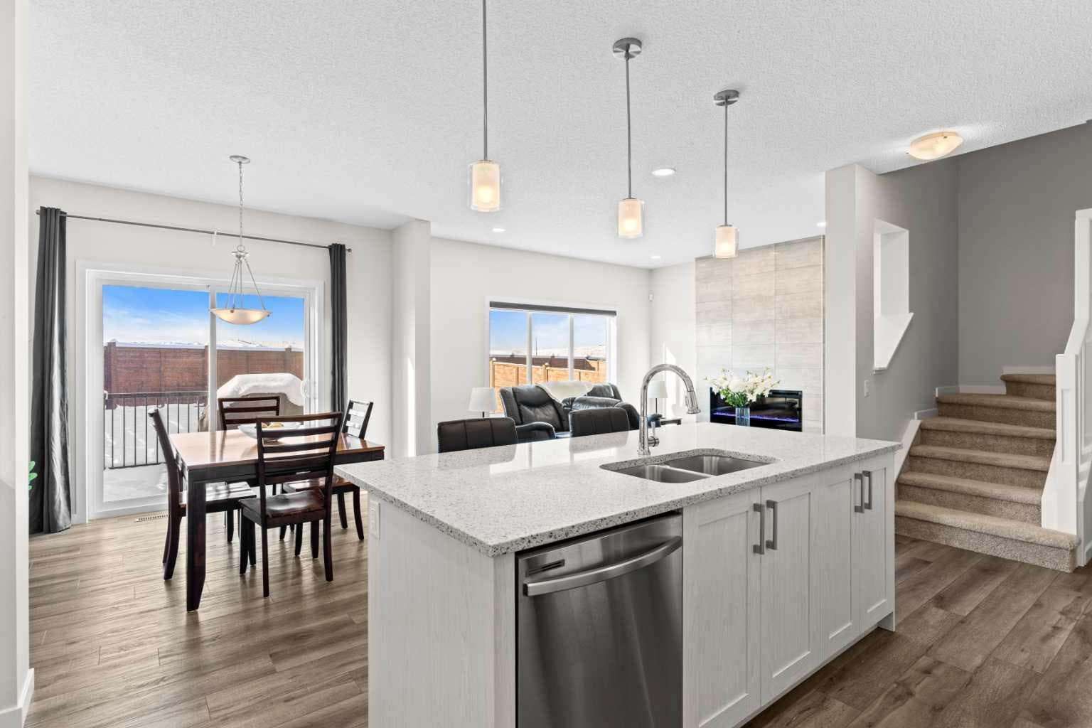 492 Chinook Gate Square SW