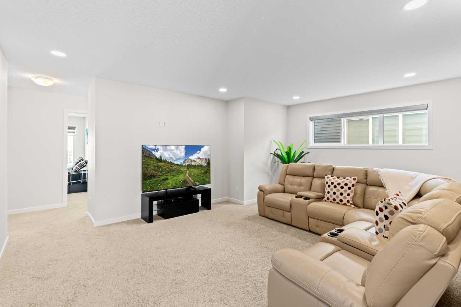 492 Chinook Gate Square SW