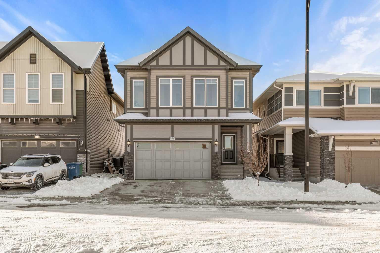 492 Chinook Gate Square SW