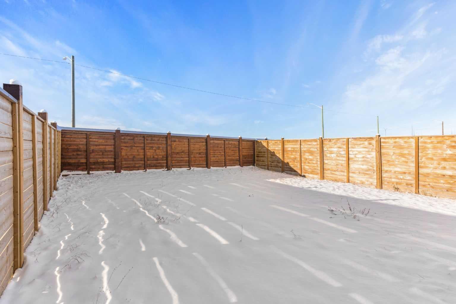 492 Chinook Gate Square SW