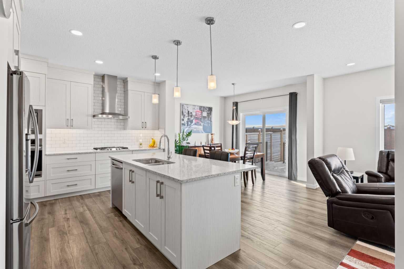 492 Chinook Gate Square SW