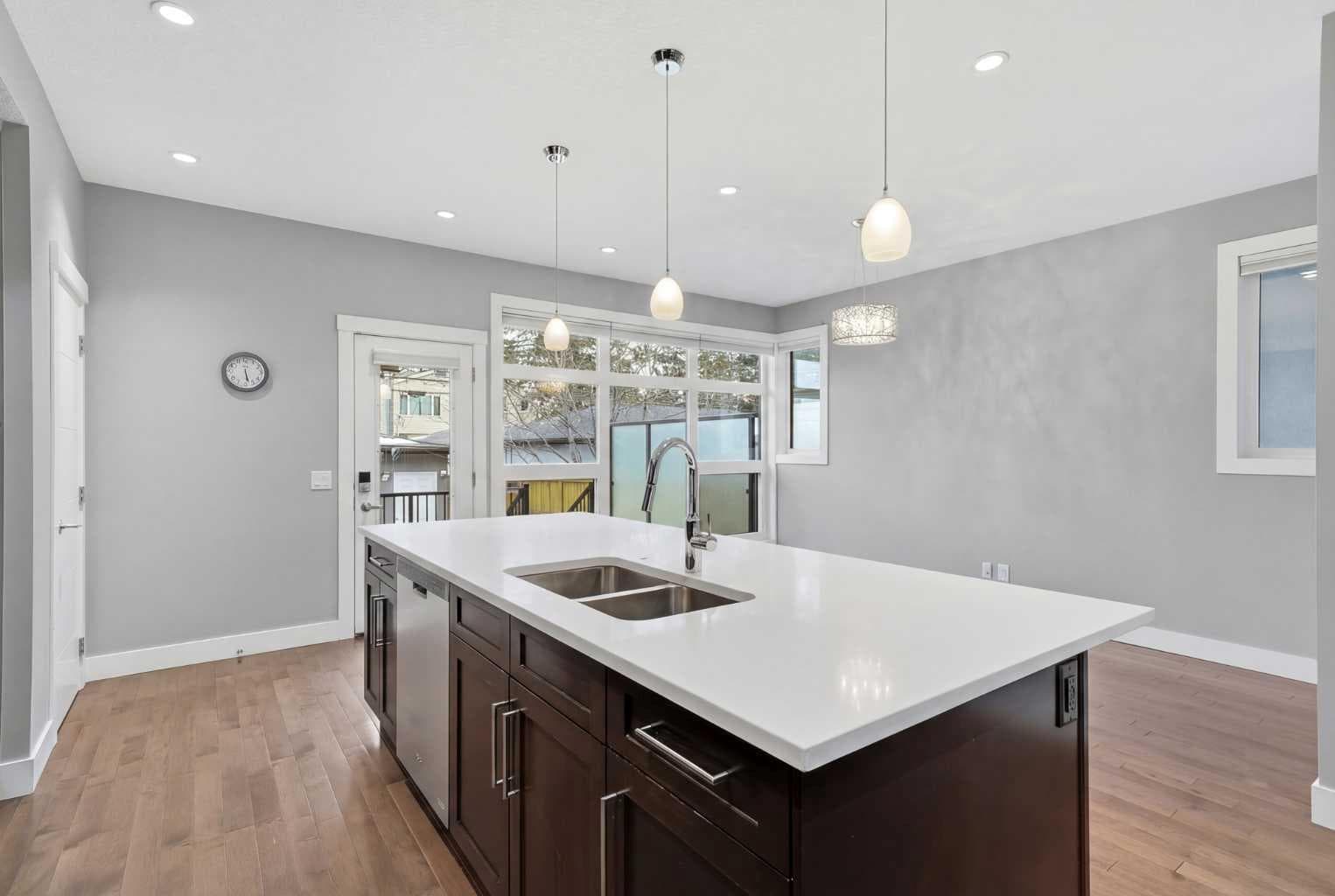 2018 37 Street SW