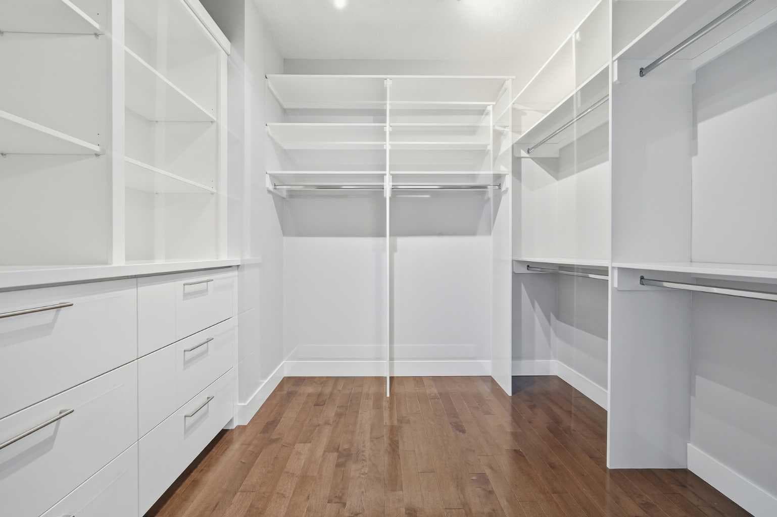 2018 37 Street SW