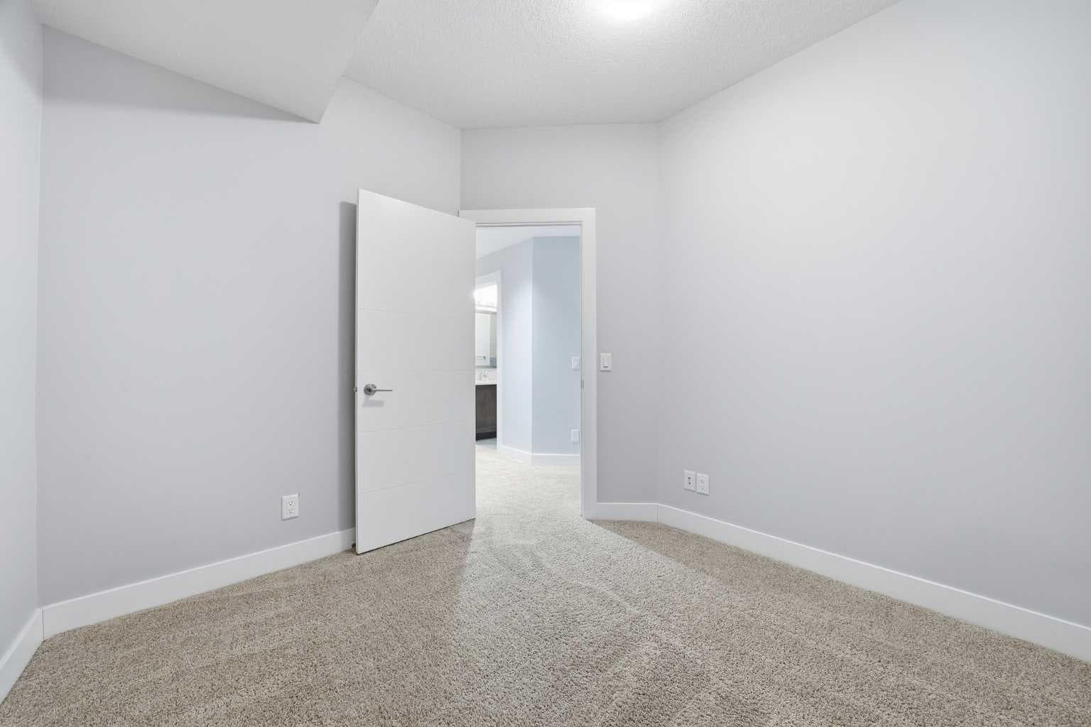 2018 37 Street SW